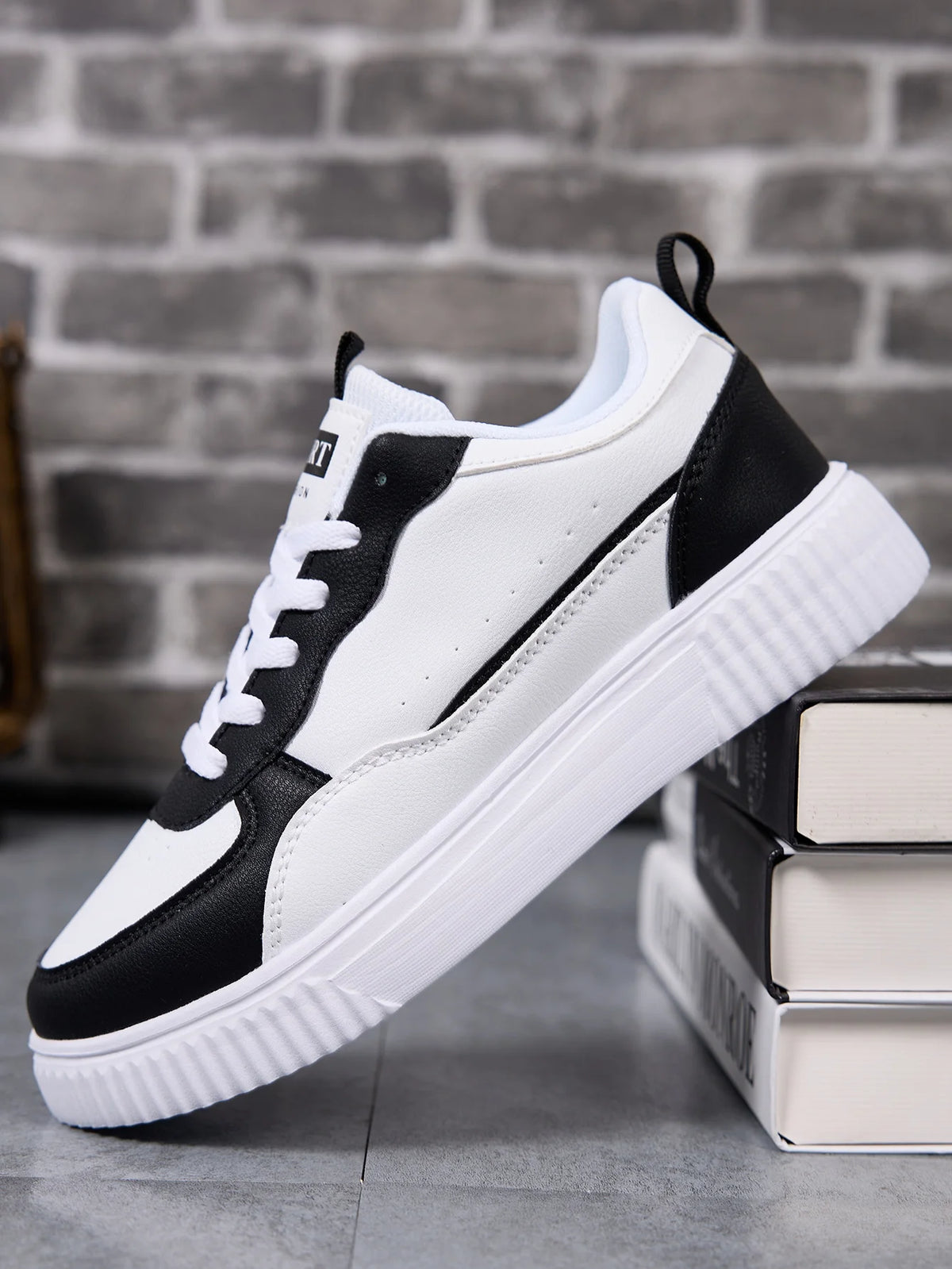 Lightweight Casual Sneakers